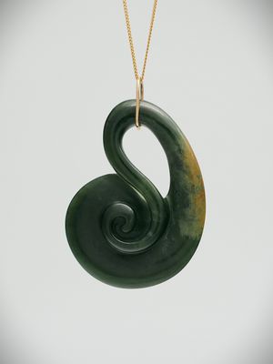 Moko Pounamu Pikorua NZ Genuine Marsden Flower Greenstone & 9ct Gold - Kaiapoi