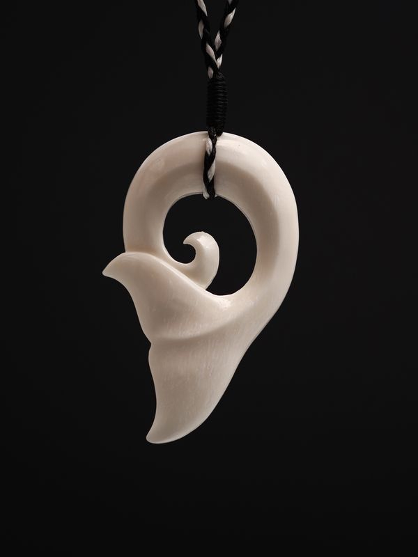 Moko Pounamu Black Ferns Whale Tail Koru Bone Carving BF39