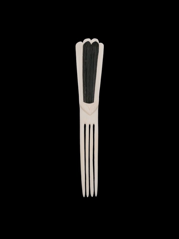 Moko Pounamu Black Ferns Piwakawaka Feather Bone Carving Heru (Comb)