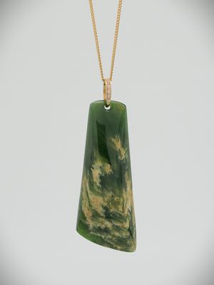 Moko Pounamu Toki NZ Genuine Kahurangi Flower Greenstone, 9ct Gold & Diamond Pendant - Hapuku Moko Pounamu Toki NZ Genuine Kahurangi Flower Greenstone, 9ct Gold & Diamond Pendant - Hapuku