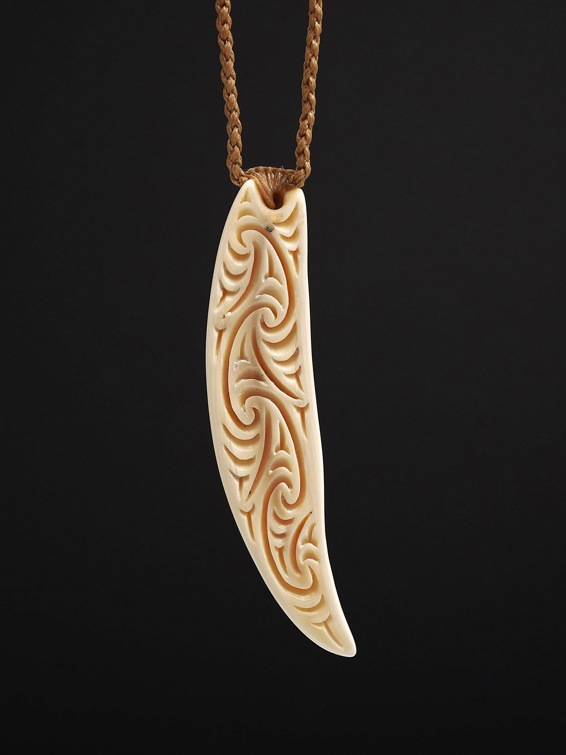 Moko Pounamu Whale Tooth Rei Puta (Eye Tooth) - Punga Moko Pounamu Whale Tooth Rei Puta (Eye Tooth) - Punga