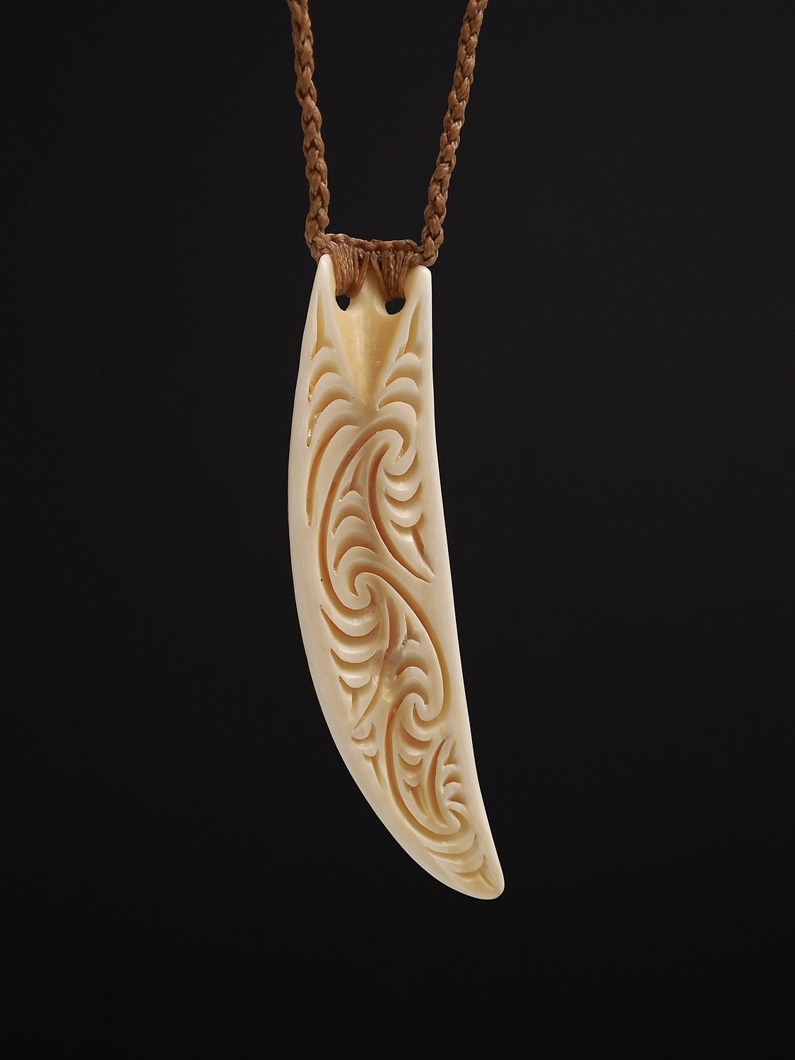 Moko Pounamu Whale Tooth Rei Puta (Eye Tooth) - Otaki Moko Pounamu Whale Tooth Rei Puta (Eye Tooth) - Otaki