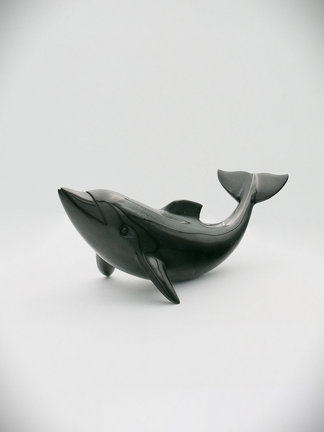 Moko Pounamu Dolphin Sculpture Cowell Black Jade Greenstone - Aihe Moko Pounamu Dolphin Sculpture Cowell Black Jade Greenstone - Aihe