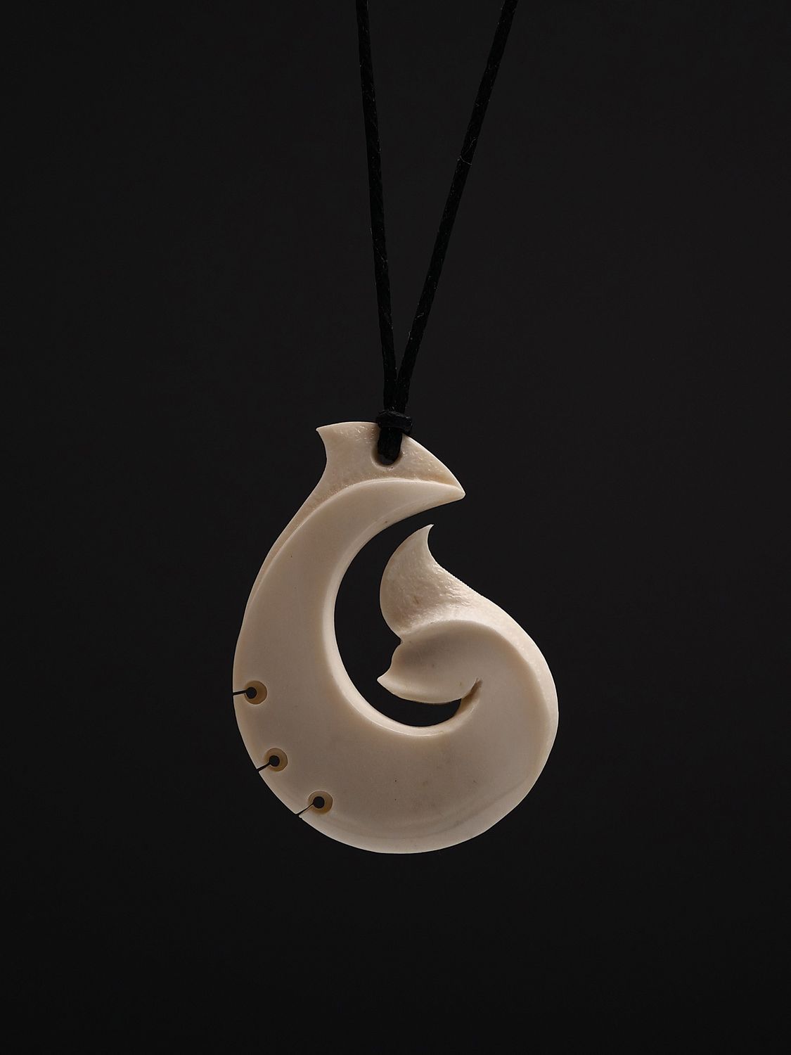 Moko Pounamu Hei Matau (Hook) Bone Carving - Hikoikoi Moko Pounamu Hei Matau (Hook) Bone Carving - Hikoikoi