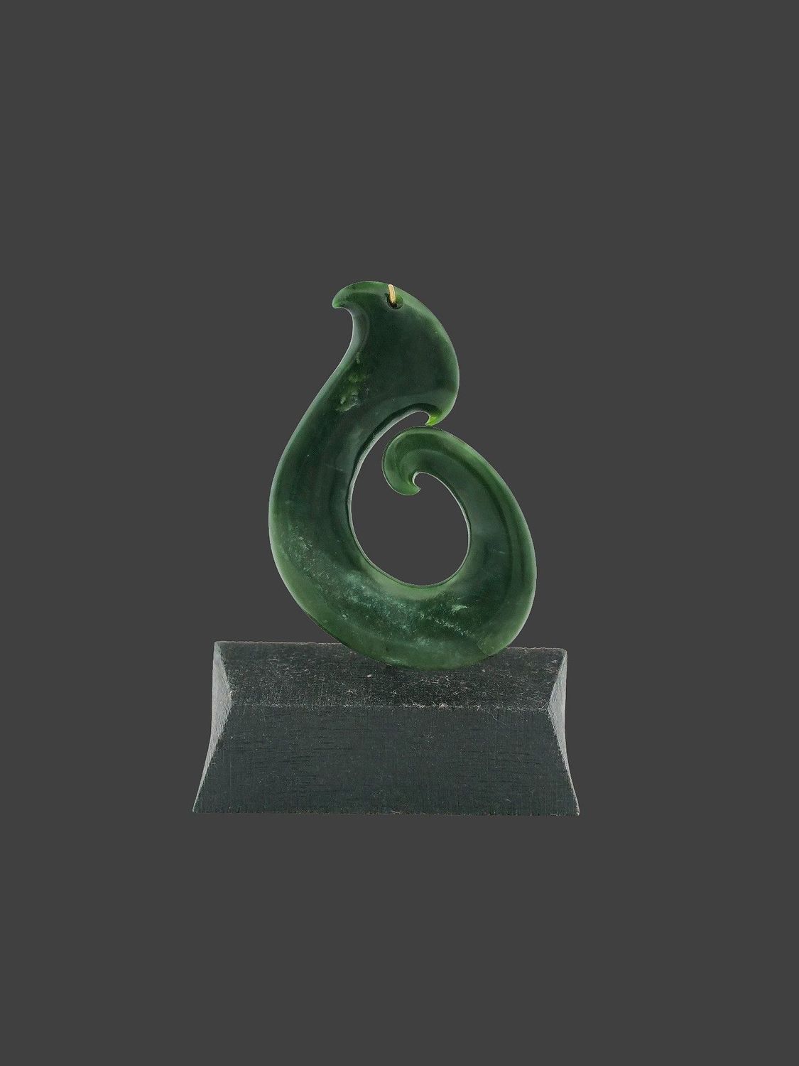 Moko Pounamu Matau (Hook) NZ Genuine Kawakawa Greenstone - Matiere