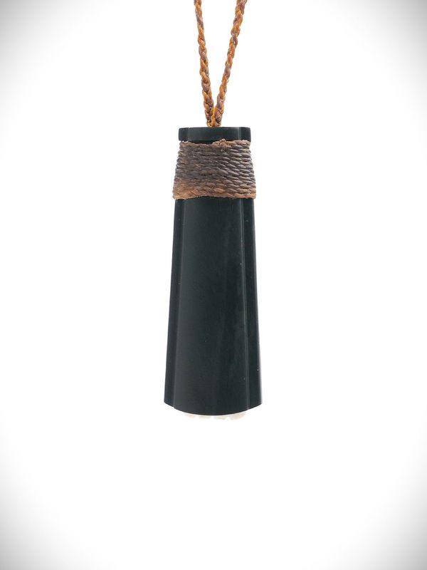 Moko Pounamu Toki NZ Genuine Pakohe (Argillite) Whale Bone - Wharekaho