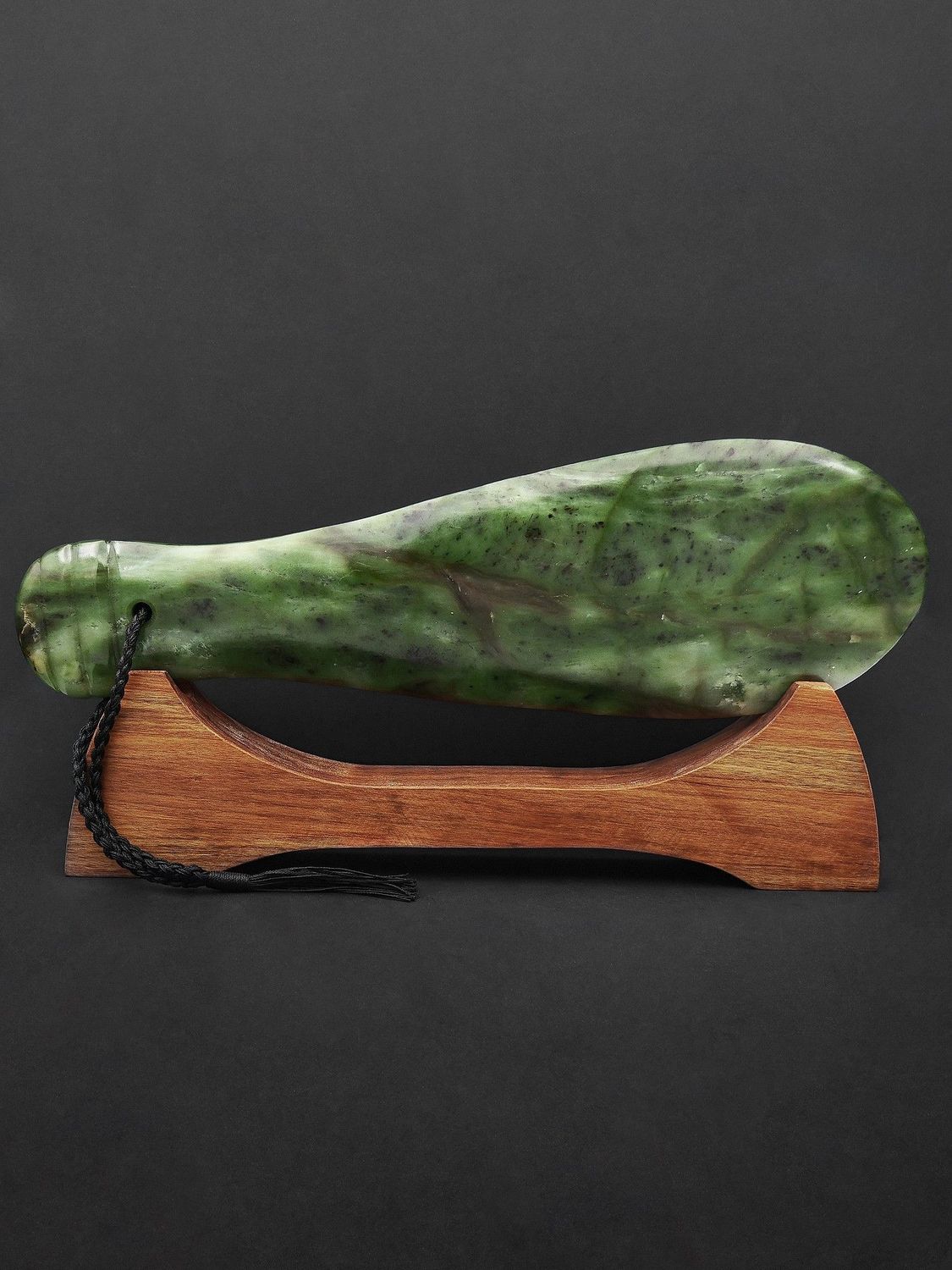 Moko Pounamu Mere Sculpture NZ Genuine Hapopo Pounamu - Ihumatao