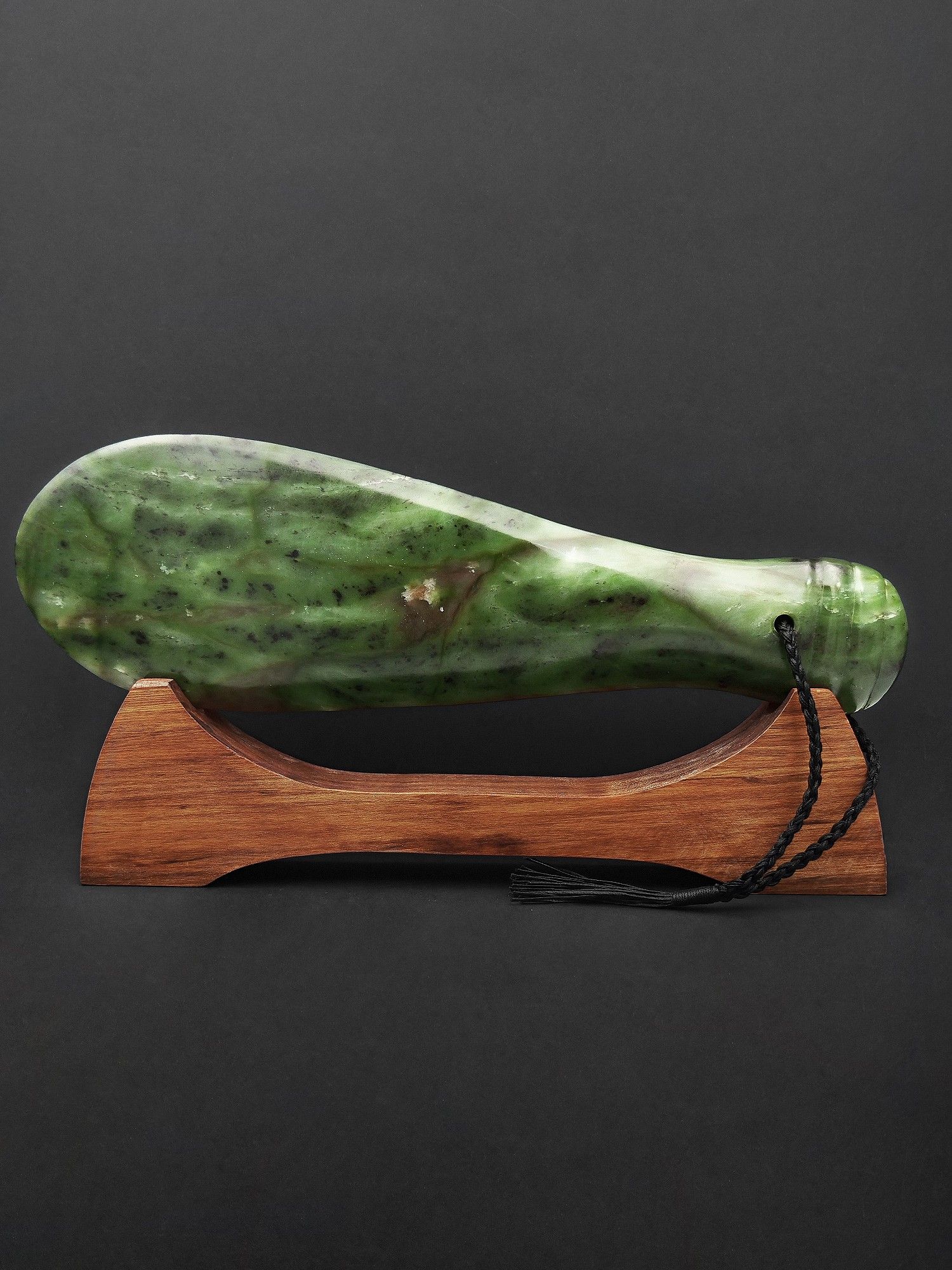 Moko Pounamu Mere Sculpture NZ Genuine Hapopo Pounamu - Ihumatao