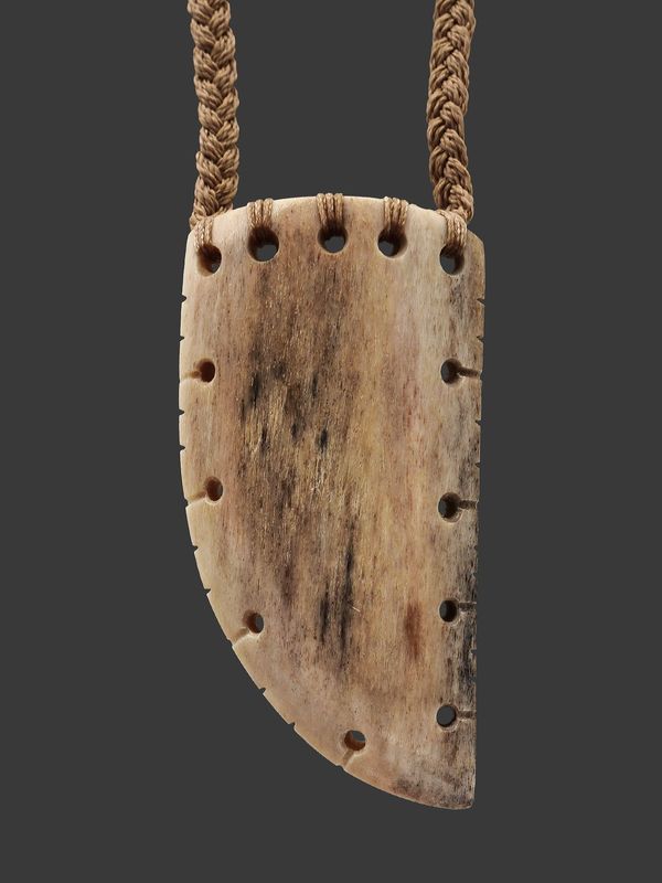 Moko Pounamu,  Rei Niho Genuine Whale Bone Carving - Wharepapa