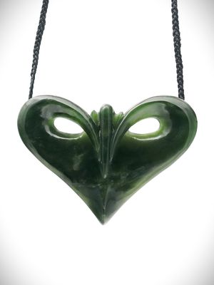 Moko Pounamu Te Whai Rahi (Manta Ray) NZ Genuine Kawakawa Greenstone - Oteha Moko Pounamu Te Whai Rahi (Manta Ray) NZ Genuine Kawakawa Greenstone - Oteha