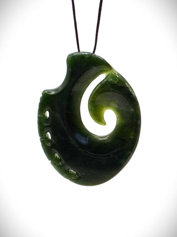 Moko Pounamu Koru NZ Genuine Kawakawa Greenstone - Maninitua Moko Pounamu Koru NZ Genuine Kawakawa Greenstone - Maninitua
