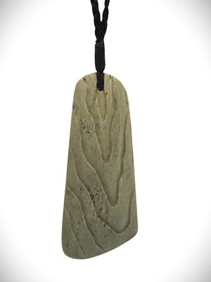 Moko Pounamu Toki Genuine NZ Inanga Greenstone - Mahoe Moko Pounamu Toki Genuine NZ Inanga Greenstone - Mahoe