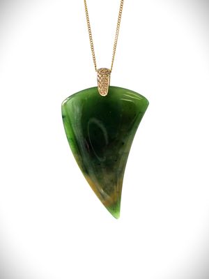 Moko Pounamu Rei Niho NZ Genuine Kahurangi Pounamu & 9ct Gold - Okuku