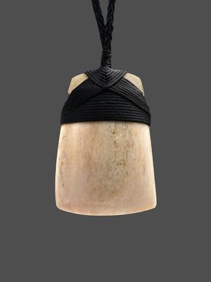 Moko Pounamu, Toki Genuine Whale Bone Carving - Pukemahana Moko Pounamu, Toki Genuine Whale Bone Carving - Pukemahana