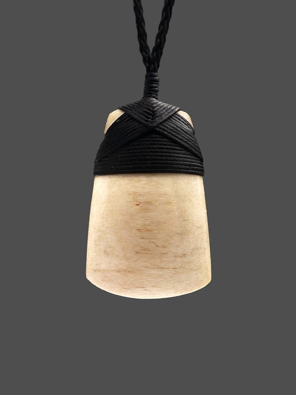 Moko Pounamu, Toki Genuine Whale Bone Carving - Wharekapua Moko Pounamu, Toki Genuine Whale Bone Carving - Wharekapua