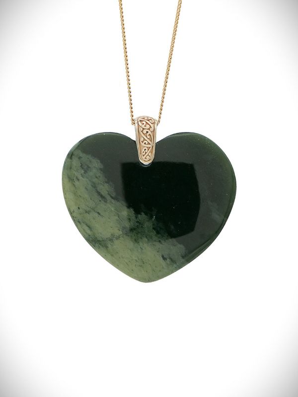 Moko Pounamu Heart NZ Genuine Kawakawa Flower Greenstone & 9ct Gold - Pamapuria Moko Pounamu Heart NZ Genuine Kawakawa Flower Greenstone & 9ct Gold - Pamapuria