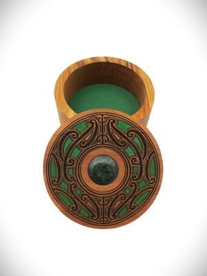 Moko Pounamu Wakahuia Green (Treasure box) Genuine NZ Kawakawa Greenstone & Rimu - Whataroa Moko Pounamu Wakahuia Green (Treasure box) Genuine NZ Kawakawa Greenstone & Rimu - Whataroa