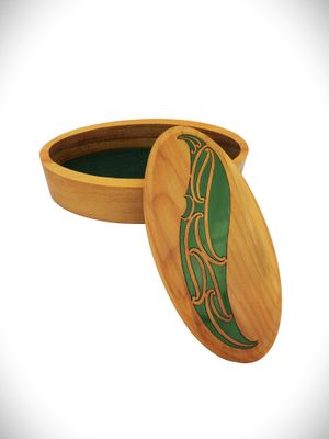 Moko Pounamu Wakahuia Green (Treasure box) Genuine NZ Kauri - Tane Mahuta