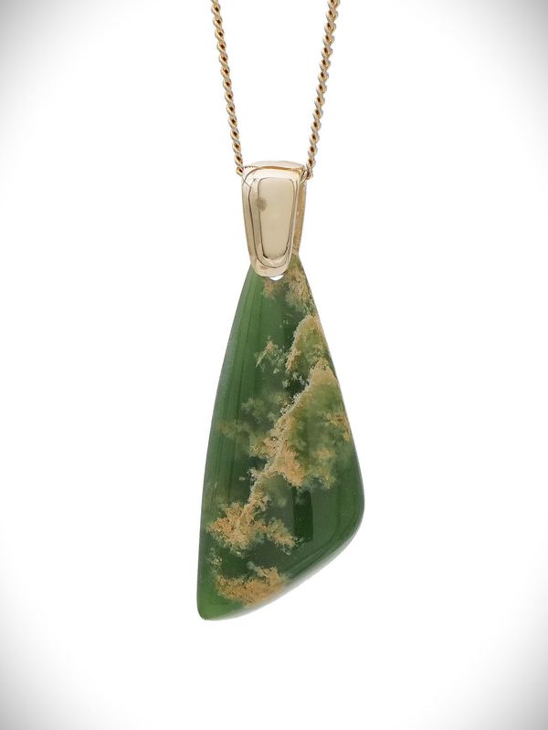 Moko Pounamu Kuru NZ Genuine Kahurangi Flower Greenstone 9ct Gold - Pukekohe Moko Pounamu Kuru NZ Genuine Kahurangi Flower Greenstone 9ct Gold - Pukekohe