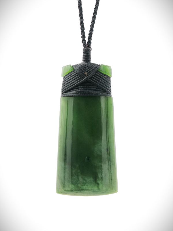 Moko Pounamu Toki Genuine NZ Kawakawa Flower Greenstone - Ruawaro