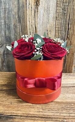 Box mit roten Rosen