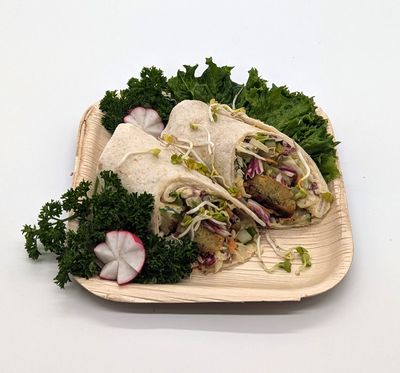 frische Salatwraps mit Falafel