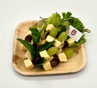 Snackspieße Käse-Weinbeere