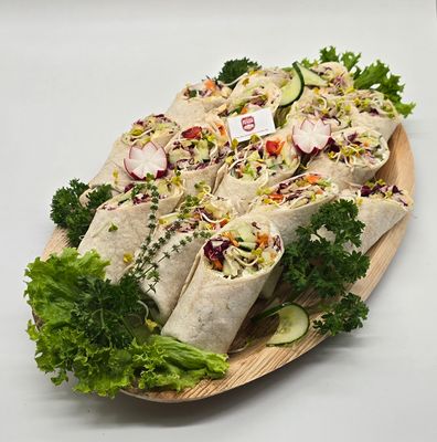 frische Salatwraps mit Falafel