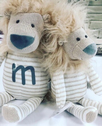 Sweater Lion