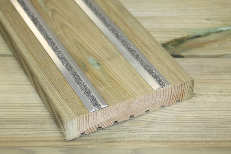 Retrogrip Non Slip Decking Tread20