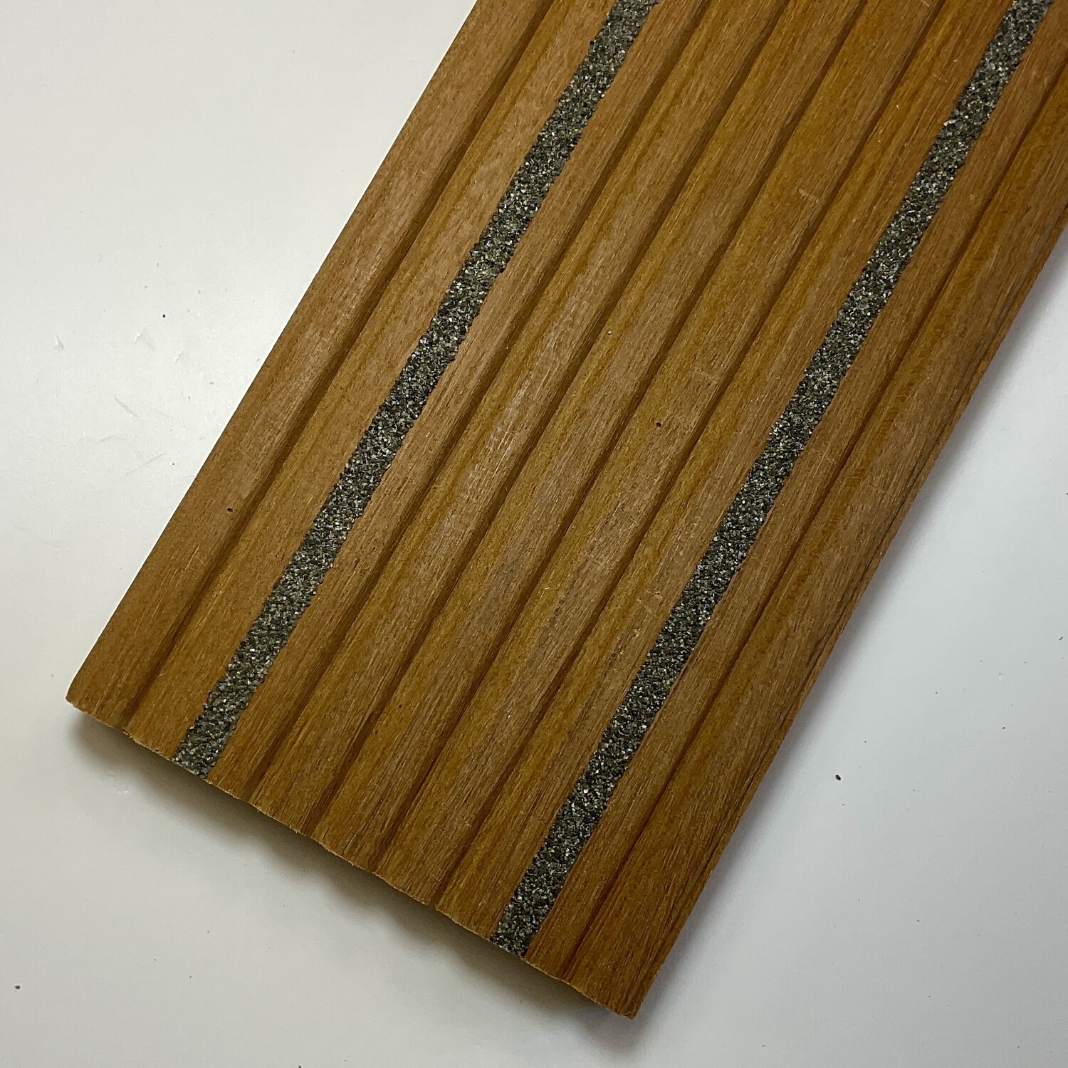 Hardwood Walkway Decking 28 x 145mm 1.2m Walkway