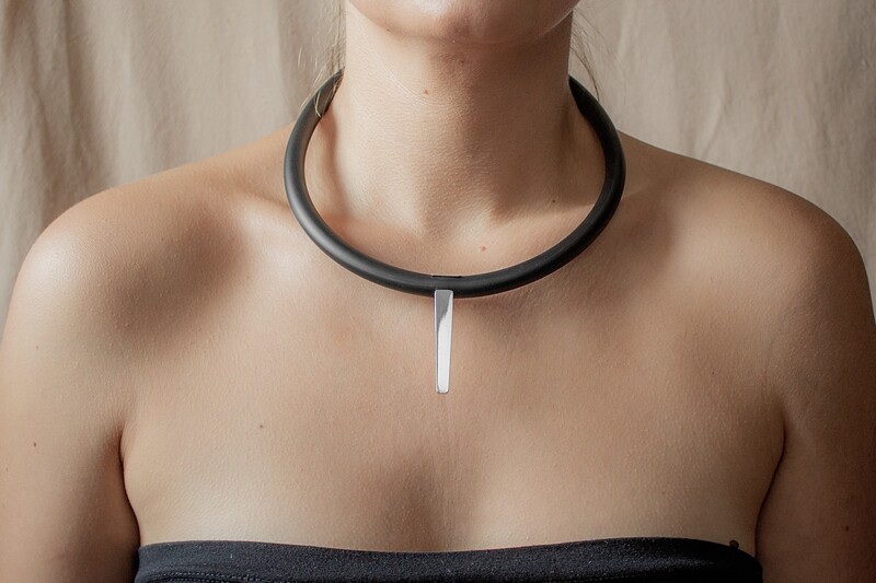 Modern necklace made of silver and caoutchouc