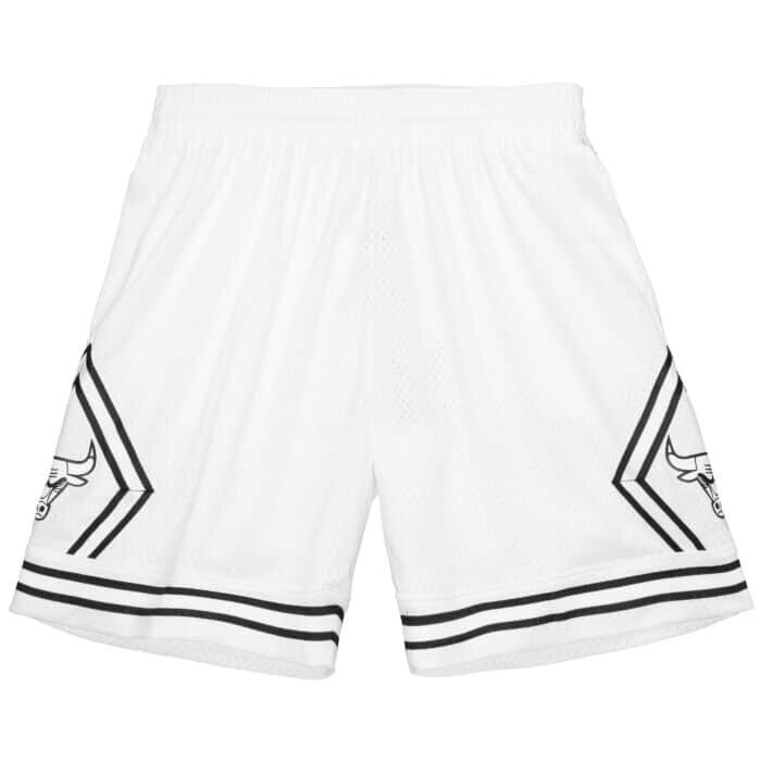 Chicago Bulls 97-98 Men's Black Logo Mitchell & Ness Swingman Shorts