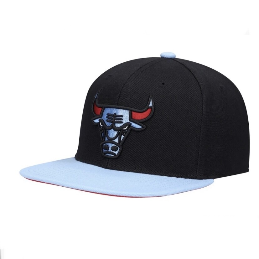 Chicago Bulls Men's Mitchell & Ness Reload 2.0 Snapback Hat