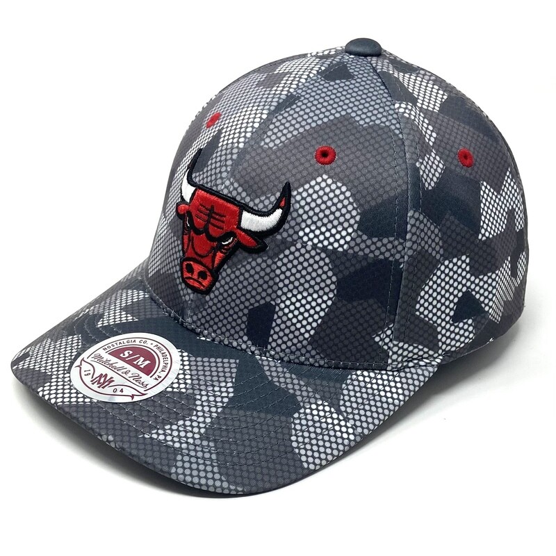Chicago Bulls Men’s Mitchell & Ness Fitted Flex Fit Hat Chicago Bulls Men’s Mitchell & Ness Fitted Flex Fit Hat