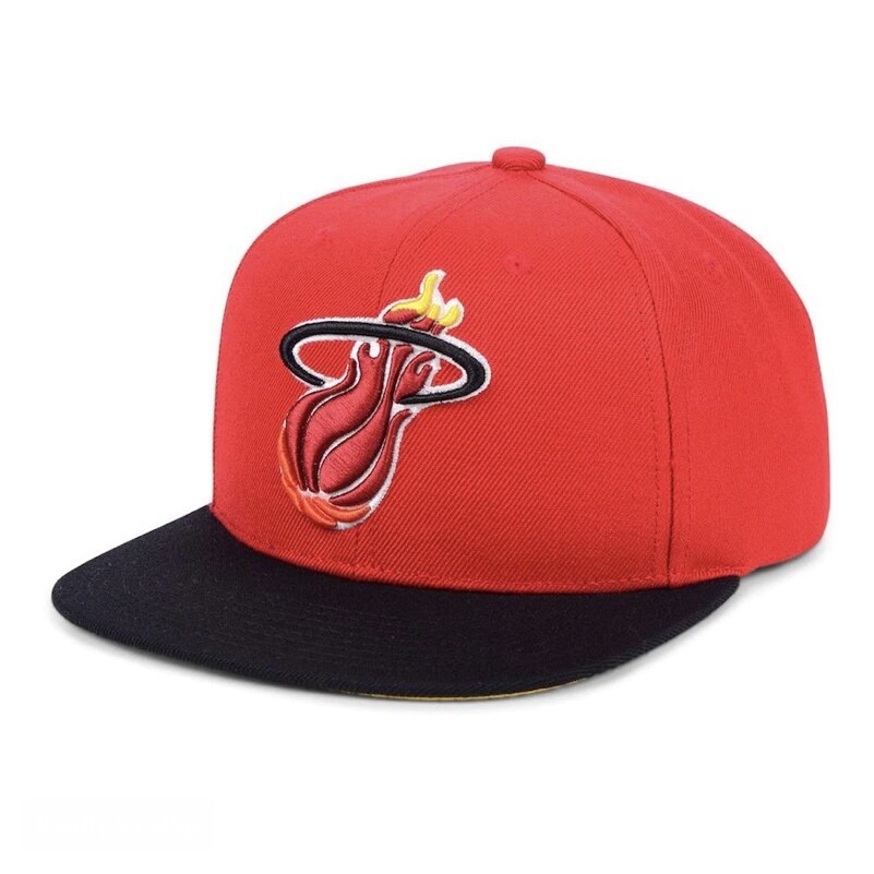 Miami Heat Men’s 2-Tone Classic Mitchell & Ness Snapback Hat