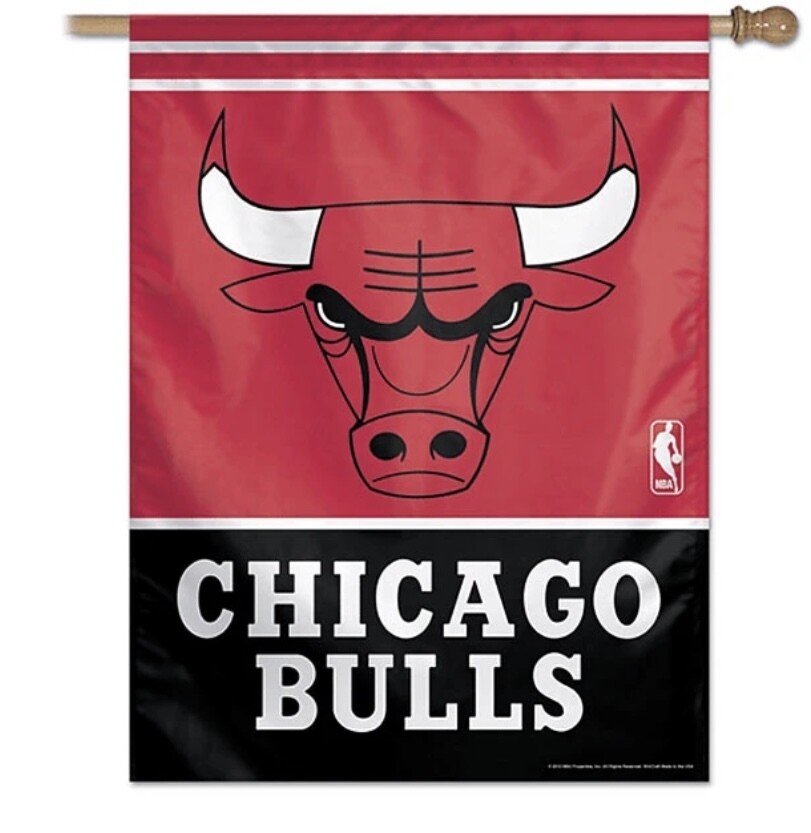 Chicago Bulls 27" x 37" Vertical Flag