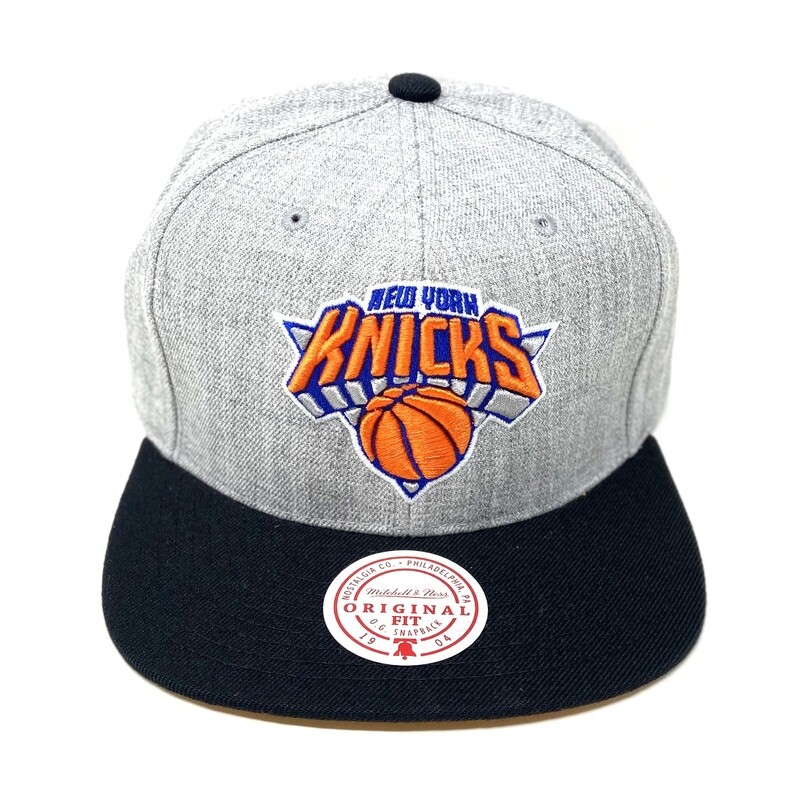 New York Knicks Men’s Heather Grey Mitchell & Ness Snapback Hat