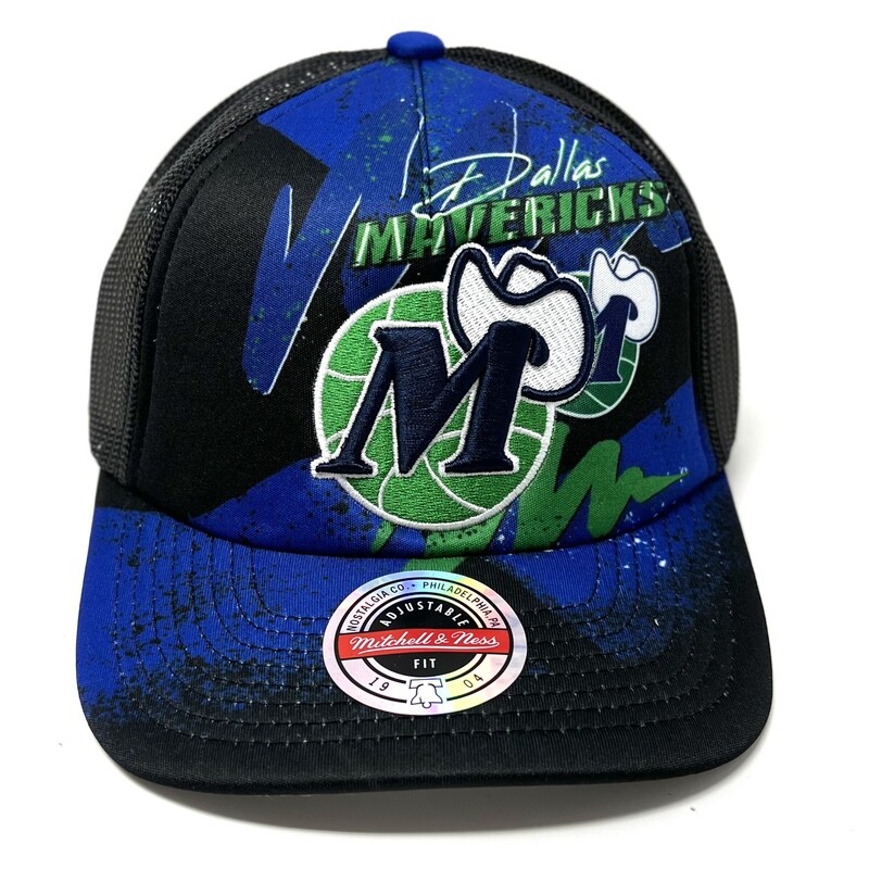 Dallas Mavericks Men’s Mitchell & Ness NBA Hyper Trucker Snapback Hat