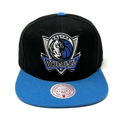 Dallas Mavericks Men’s Mitchell & Ness NBA Core Snapback Hat