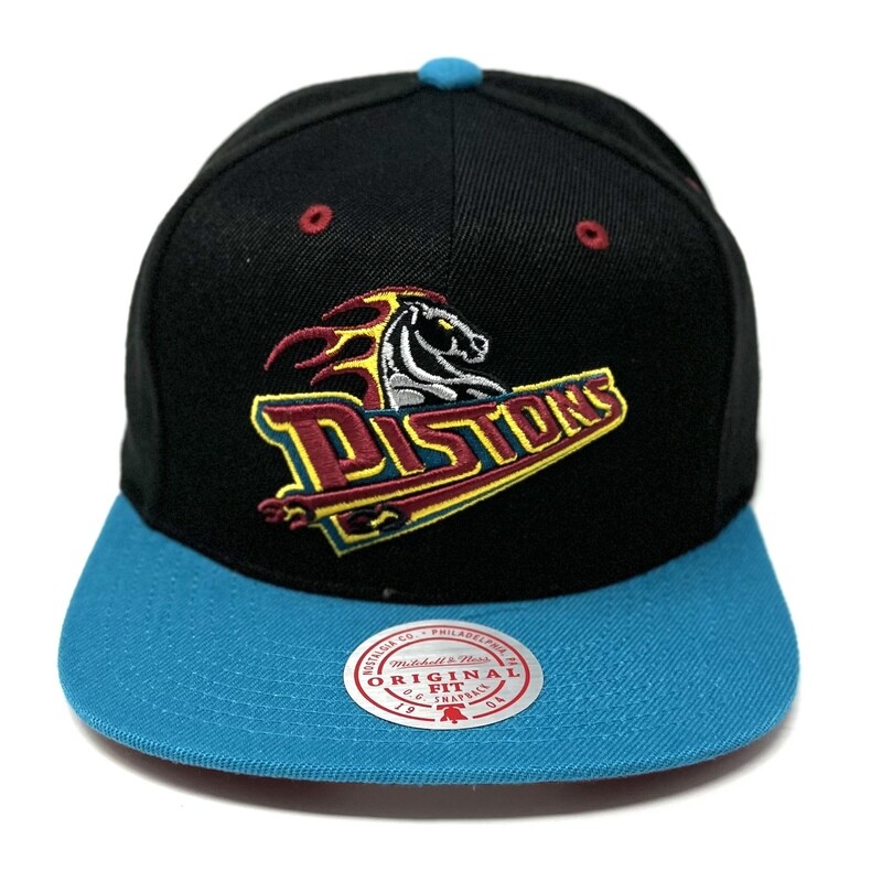 Detroit Pistons Men’s Mitchell & Ness Reload Snapback Hat