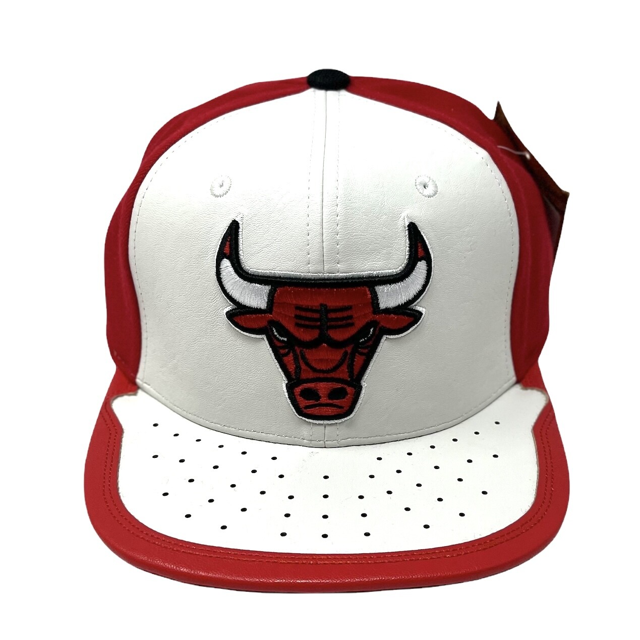 Chicago Bulls Men’s White / Red Mitchell & Ness NBA Day One Snapback Hat