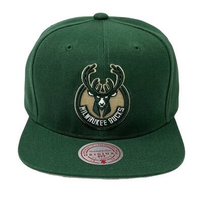 Milwaukee Bucks Green Men’s Mitchell & Ness NBA Core Snapback Hat