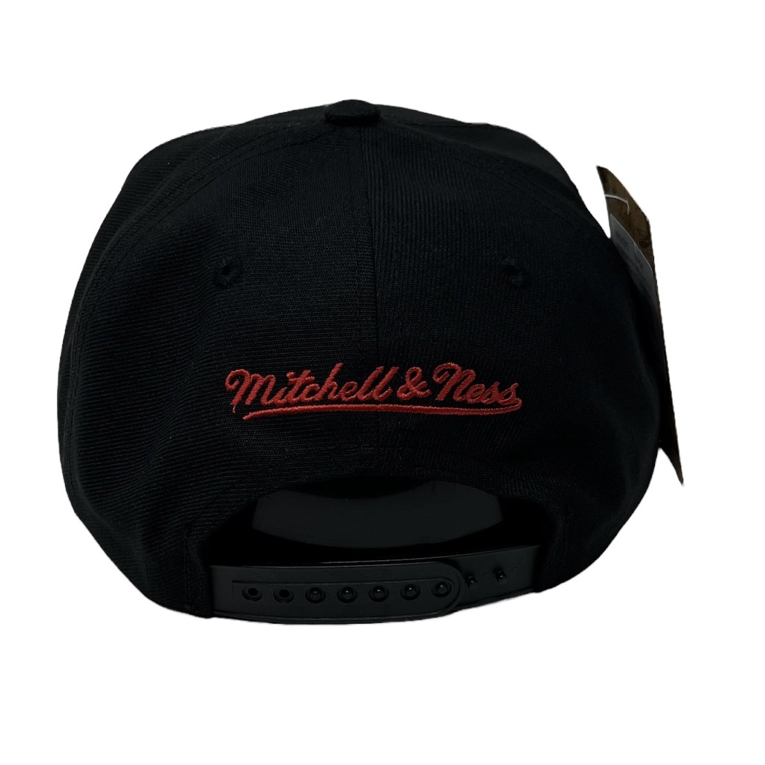 Chicago Bulls Snapback Cap by Mitchell & Ness --> Shop Hats, Beanies & Caps  online ▷ Hatshopping