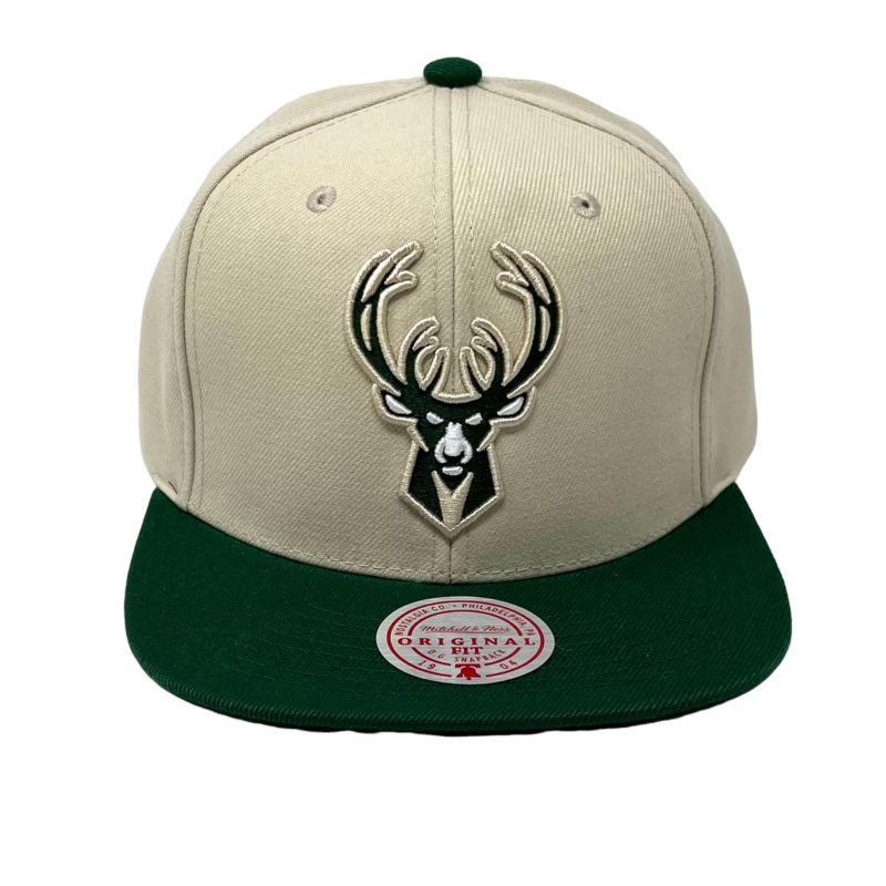 Milwaukee Bucks Men’s Cream Mitchell & Ness Core Basic Snapback Hat