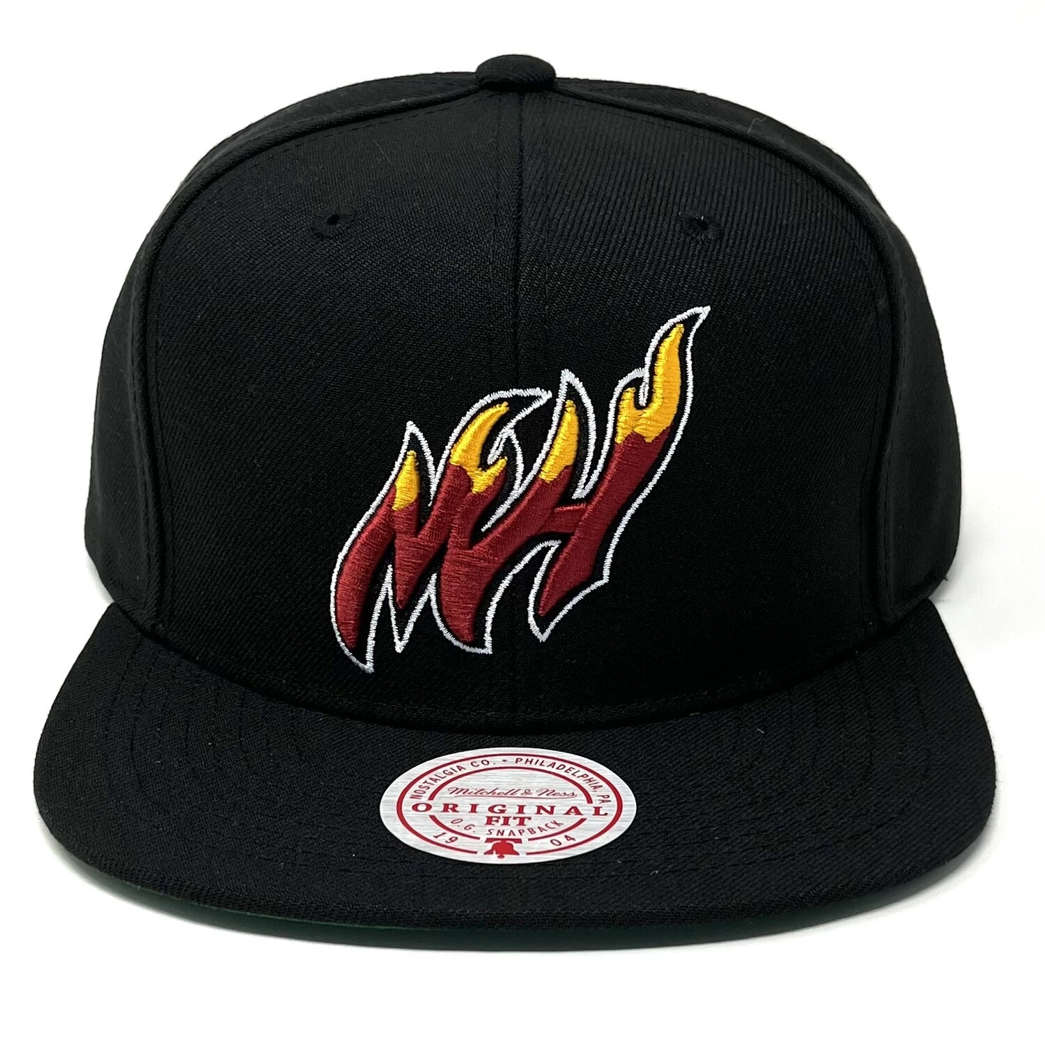 Miami Heat Men’s Mitchell & Ness Core Basic Snapback Hat