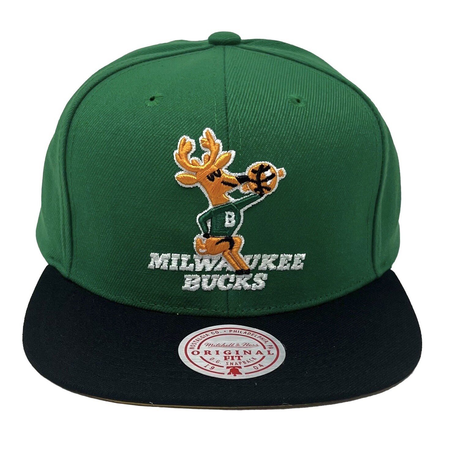 Milwaukee Bucks Men’s Mitchell & Ness Core Basic Snapback Hat
