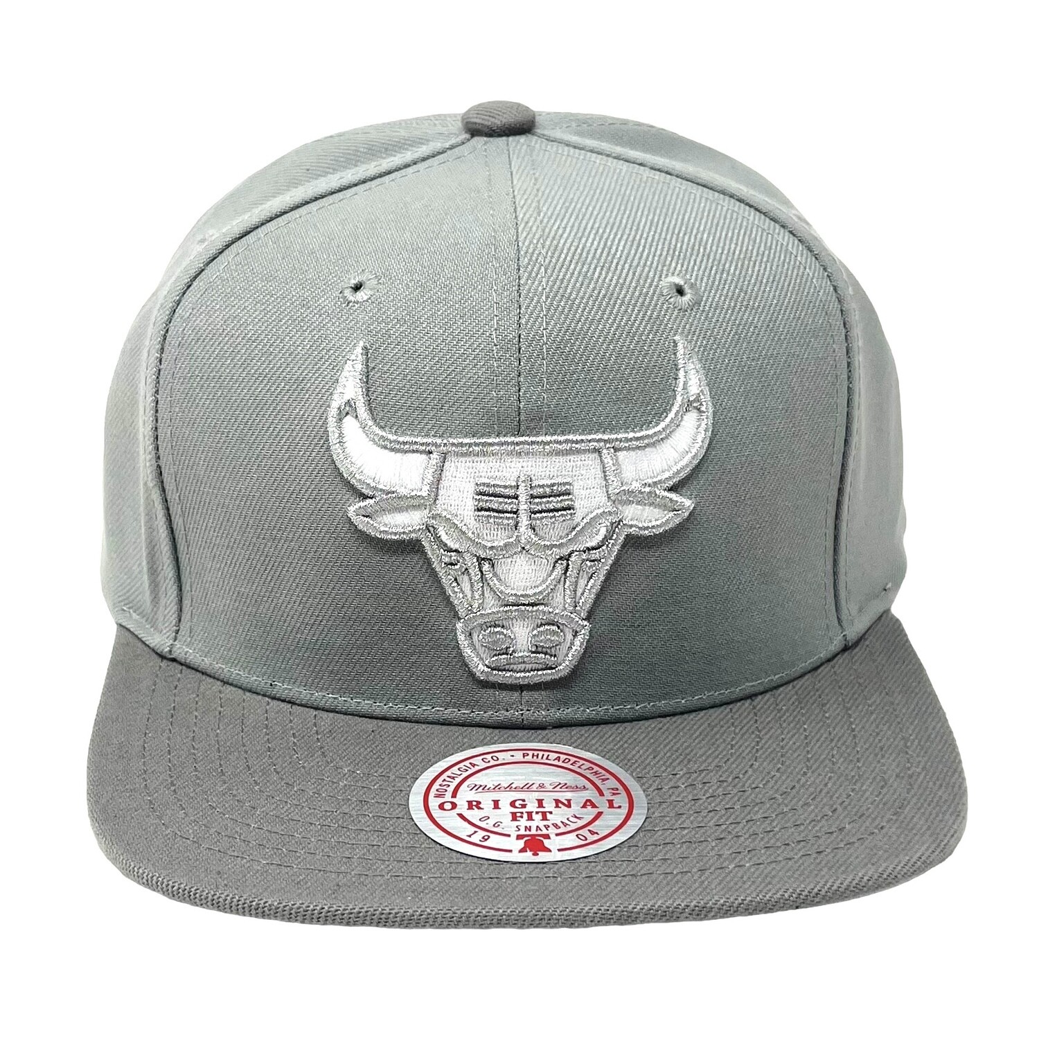 Chicago Bulls Men's Metallic Grey Snapback Hat
