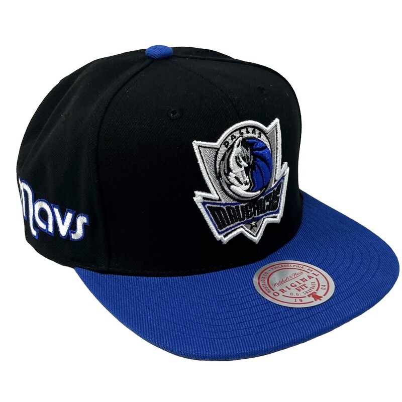 Dallas Mavericks Men’s Mitchell & Ness NBA Side Core 2.0 Snapback Hat