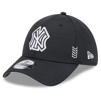 New York Yankees Men’s New Era Black 2024 Clubhouse 39THIRTY Flex Fit Hat